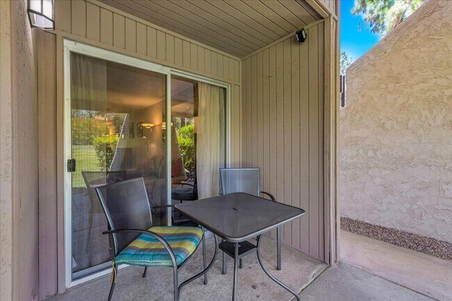 Building Photo - 2860 N Los Felices Rd