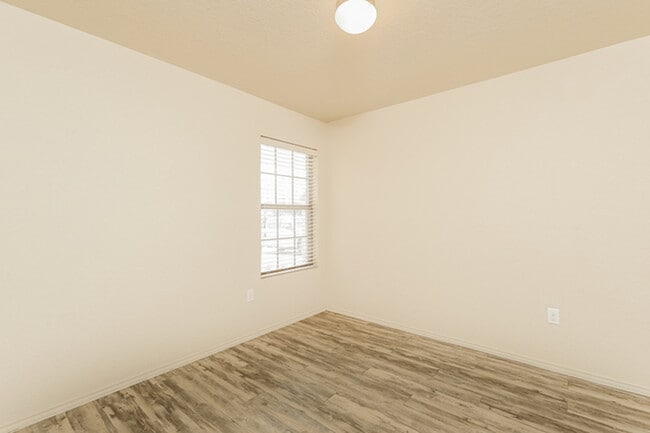 Building Photo - 7002 Heathers Way