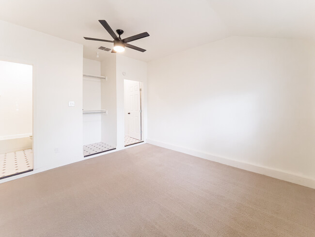 Building Photo - 2509 39th St