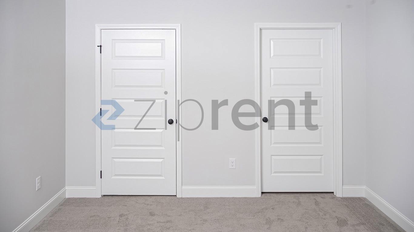 Building Photo - 532 Rohan Dr