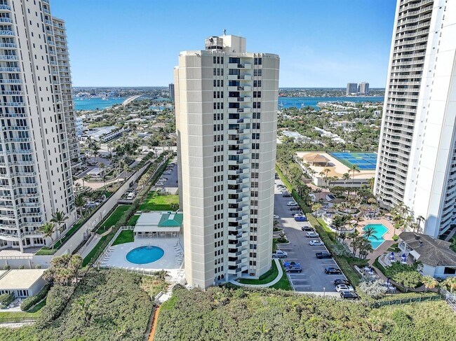 Building Photo - 2800 N Ocean Dr
