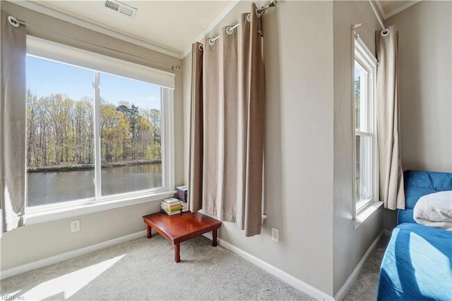 Building Photo - 1721 Chestwood Dr