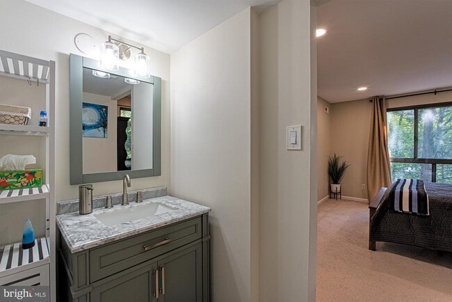 Building Photo - 2037 Royal Fern Ct