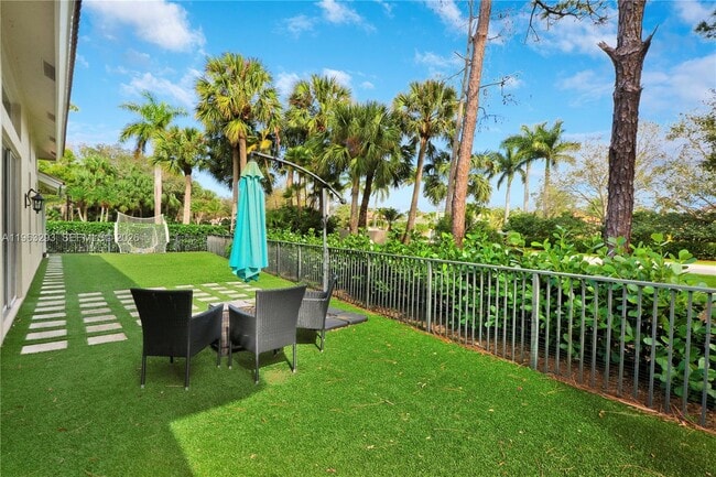 Building Photo - 6995 Cypress Cove Cir