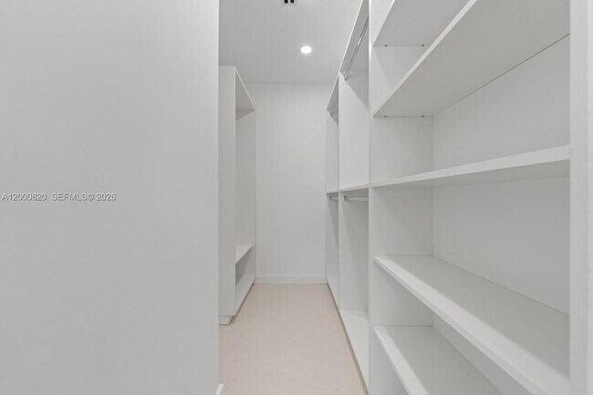 Building Photo - 13185 Emerald Dr