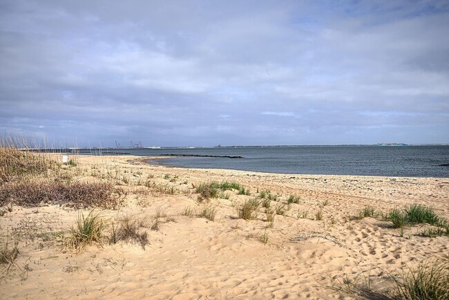 Building Photo - Call Sabrina at 757-767-0767 to schedule a tour!