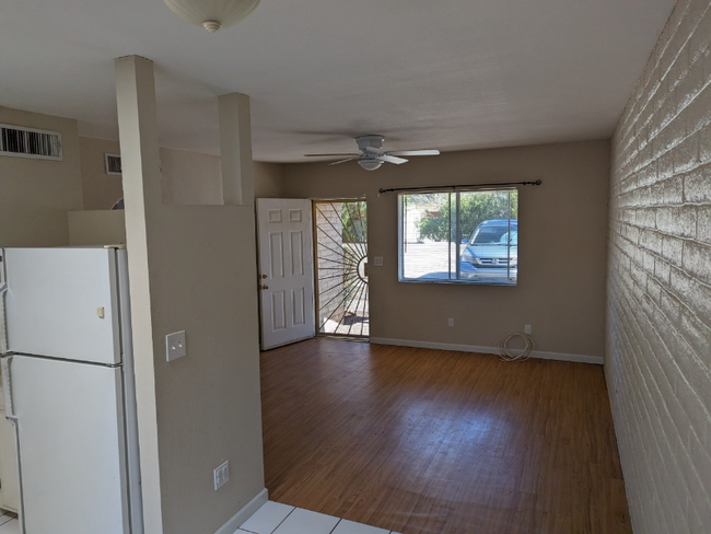 Building Photo - 3646 E Blacklidge Dr