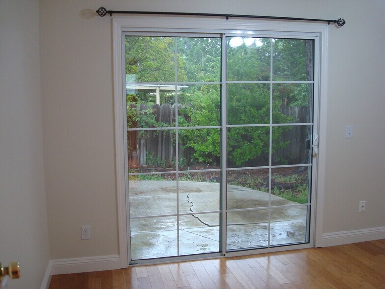 Building Photo - 2526 Spring Creek Dr
