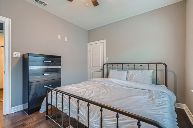 Building Photo - 3801 Oxford St