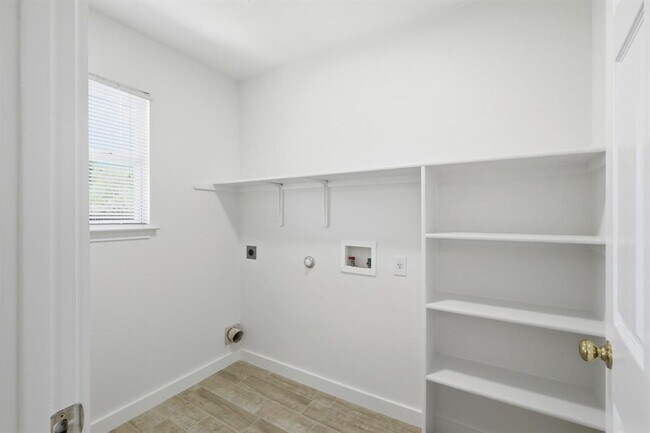 Building Photo - 3357 Pioneer Crossing Dr