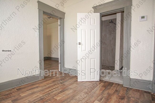 Building Photo - 2111 Portland Ave