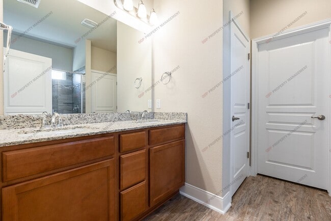 Building Photo - Magnificent home in Wyndham Hill Community!