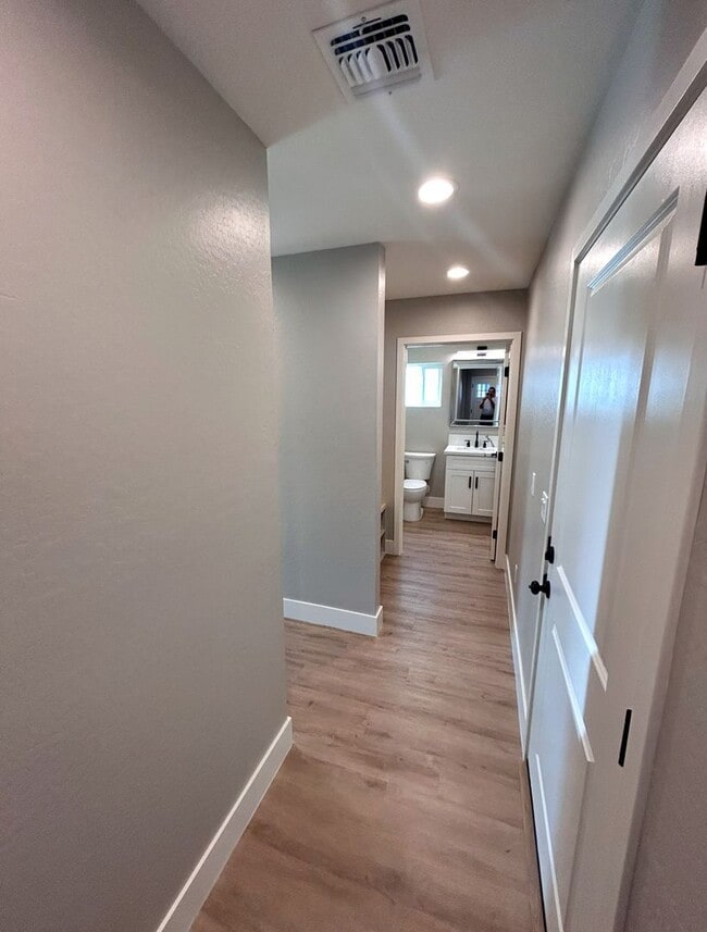 Building Photo - Beautiful New 3 Bedroom Phoenix home with Den/Loft! No HOA