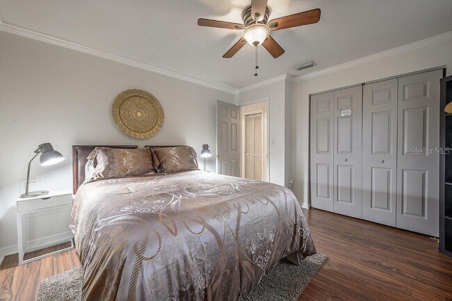 Building Photo - 6010 N Dexter Ave