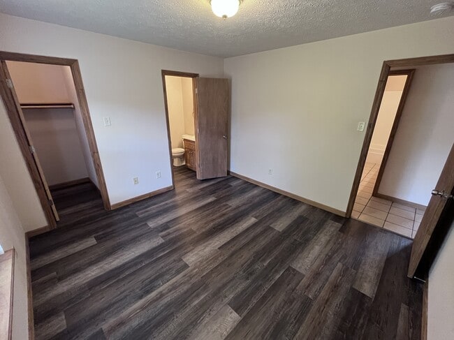 Building Photo - 40 Marie Ln