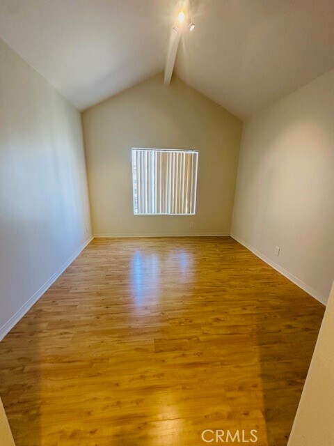 Building Photo - 26562 White Oaks Dr