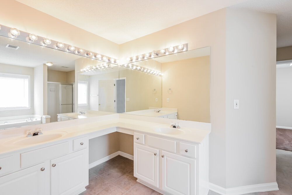 Building Photo - 4375 Ridgefair Dr