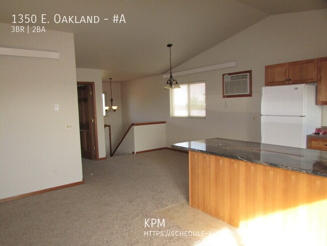 Building Photo - 1350 E. Oakland-#A