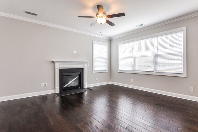 Building Photo - 57 Ravencliff Ridge