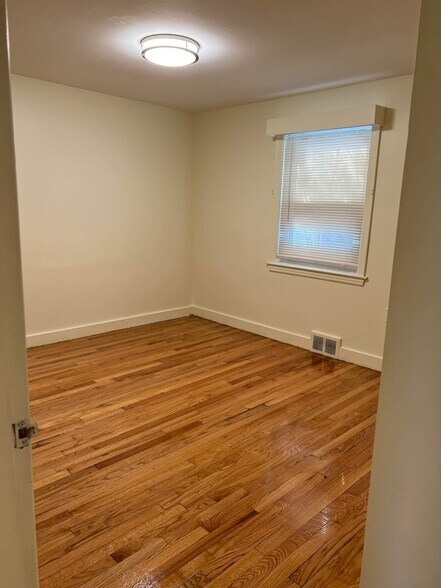 Building Photo - 109 Quincy Ave