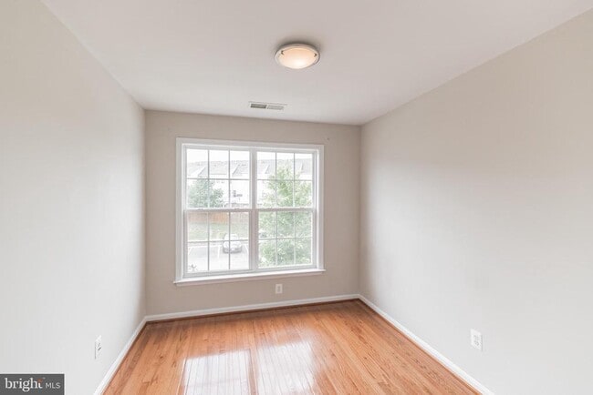 Building Photo - 2440 Battery Hill Cir