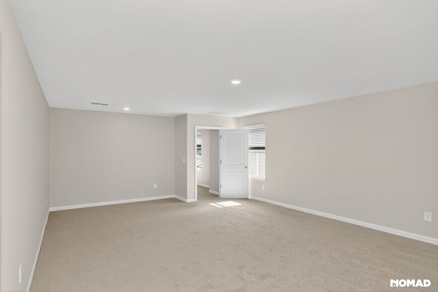 Building Photo - 39 Hemlock Ct