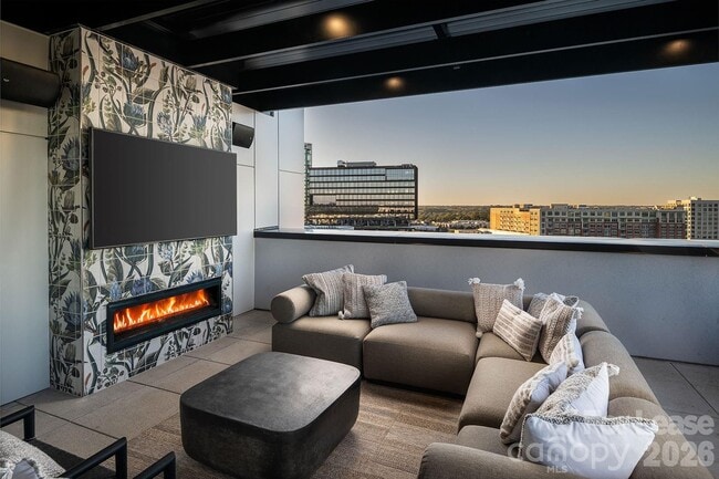 Building Photo - 2025 Cleveland Ave