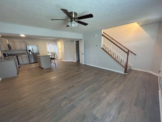 Building Photo - Sublease 6/1/25- 10/31/25