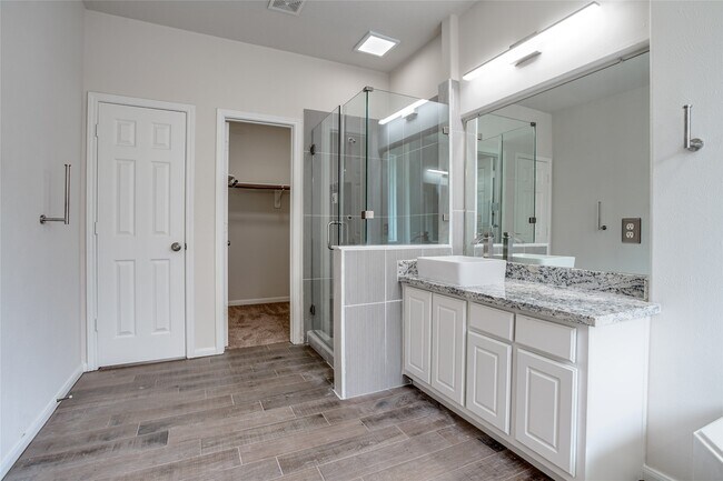 Building Photo - 5818 Pebble Bank Ln