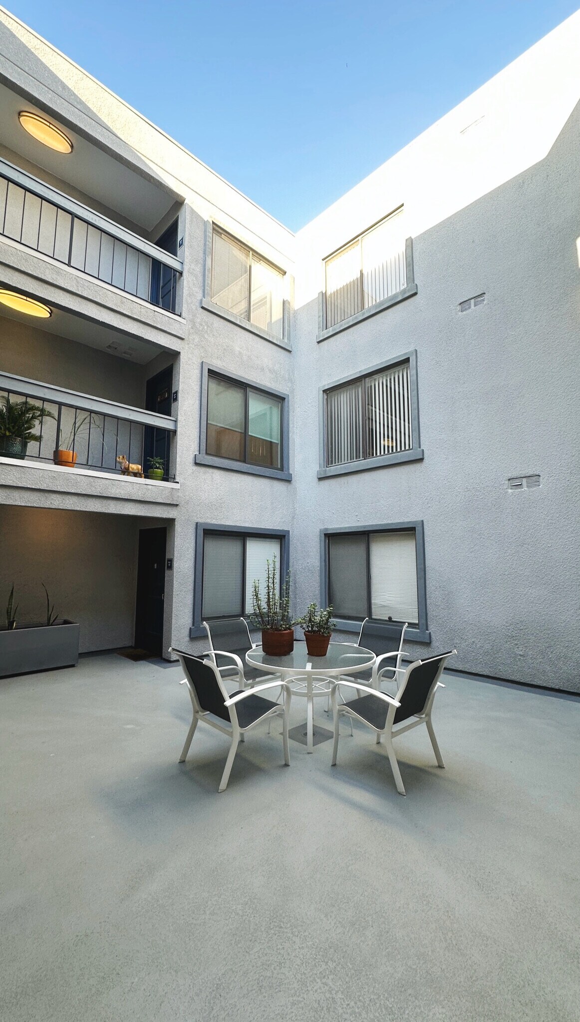 Building Photo - 1940 N Highland Ave