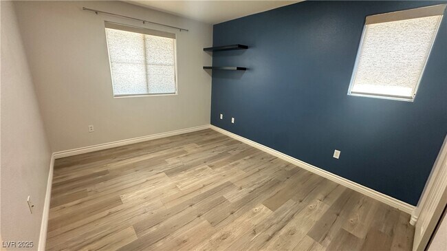 Building Photo - 5273 Candlespice Way