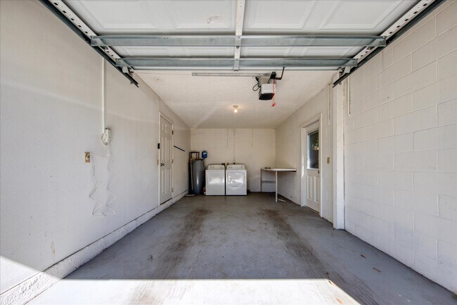 Building Photo - 61 Lake Shore Dr