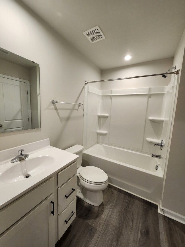 Building Photo - 116 Forthside Wy