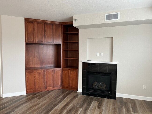 Building Photo - 1155 Ford Rd