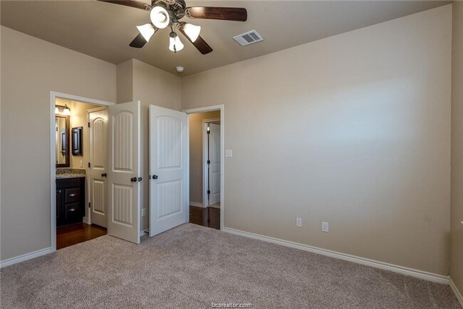 Building Photo - 3329 Airborne Ave