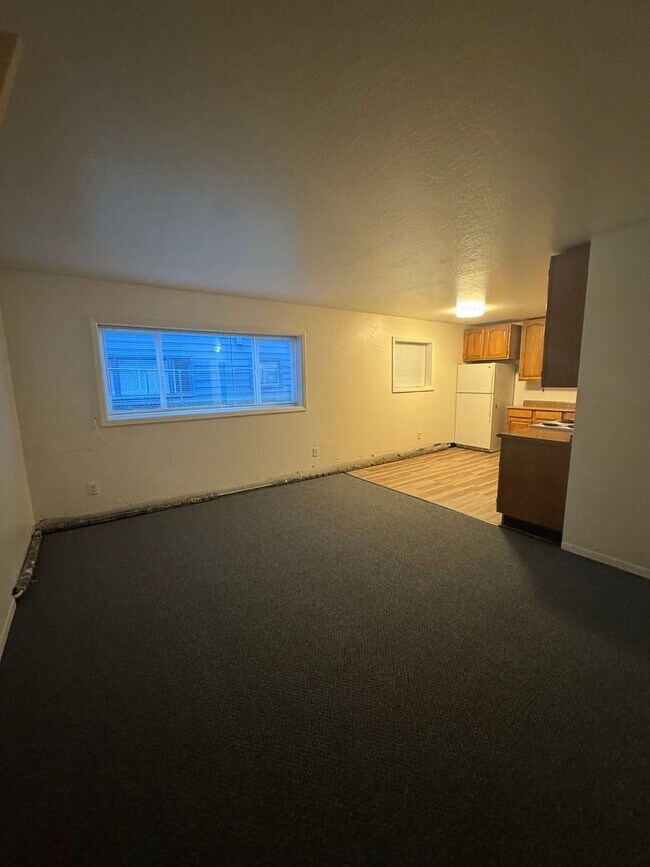 Building Photo - 401 N Mumford St