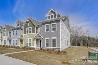 Building Photo - 13105 Settlers Trail Ct