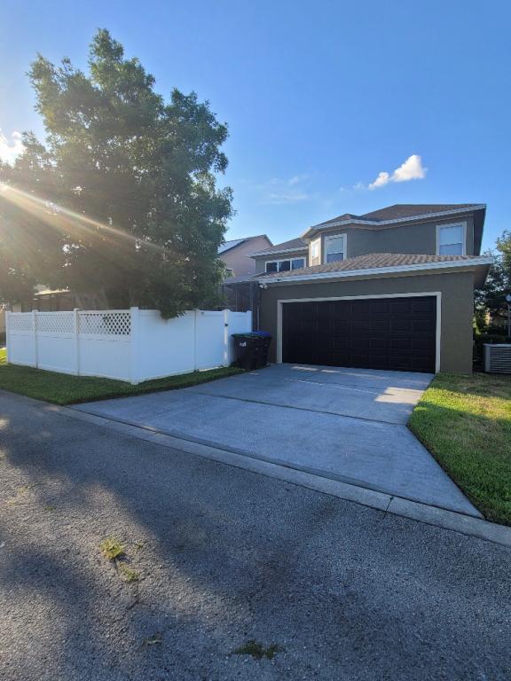 Building Photo - 12748 Bideford Ave