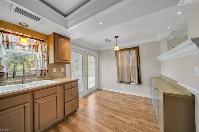 Building Photo - 2313 Hamilton Ave