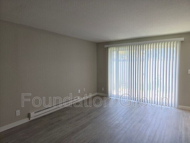 Building Photo - 938 N 100th St