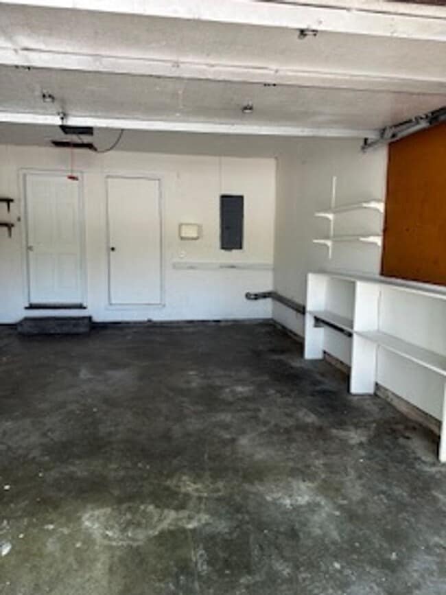 Building Photo - Fully Remodeled Home!