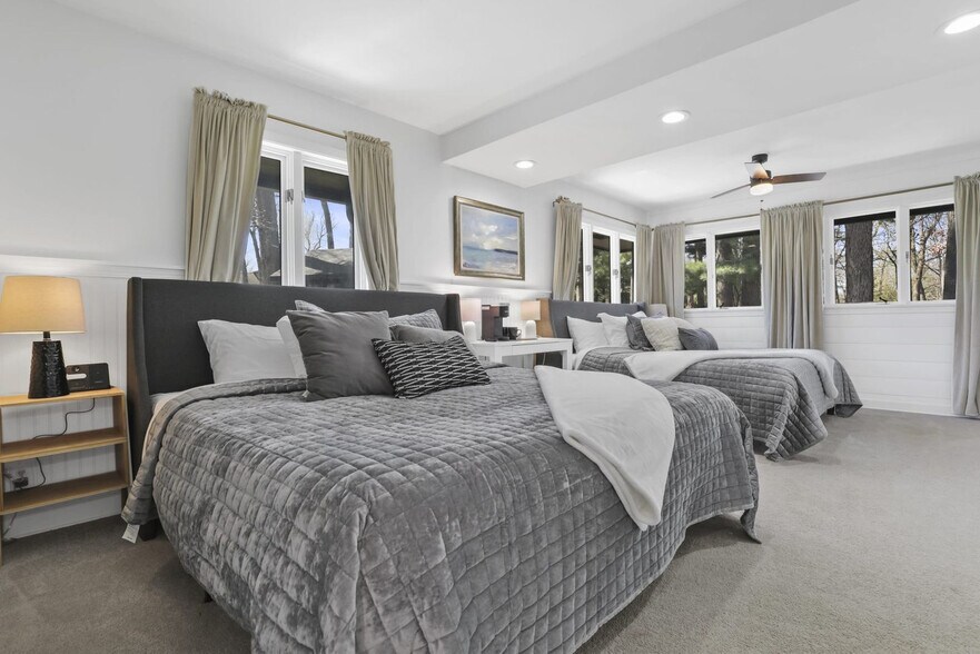 Building Photo - 5488 Fernwood Ln