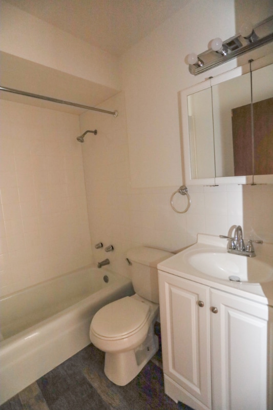 Building Photo - 2828 N Cambridge Ave