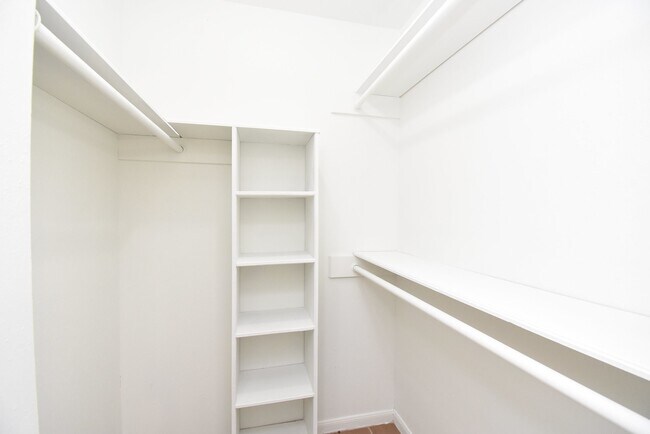 Building Photo - 8110 Dorrcrest Ln