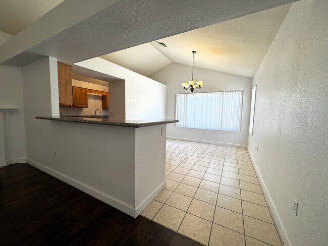 Building Photo - 3 BEDROOM WITH FIREPLACE AND LVP PLANK FLO...