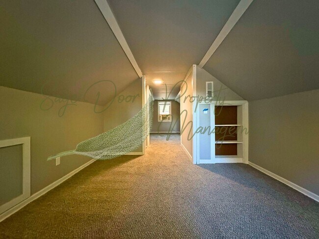 Building Photo - CHARMING HOME WITH GARAGE, LARGE BASEMENT,...