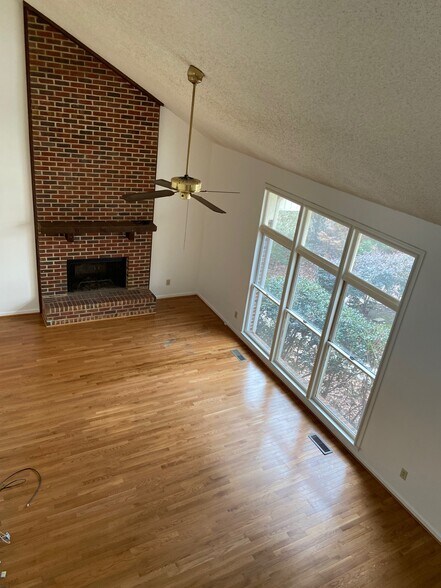 Building Photo - 223 Cambo Ter