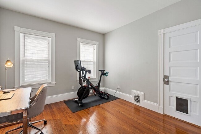 Building Photo - 176 Minot St