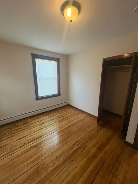 Building Photo - 5 Oakland St