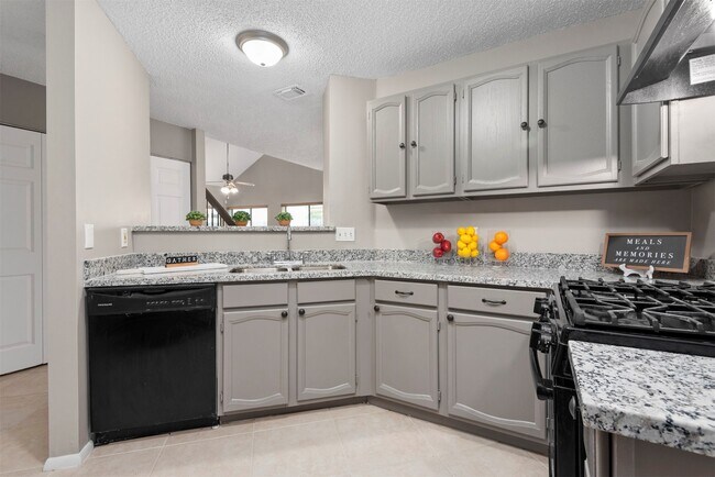 Building Photo - 10842 Ryan Trails Dr